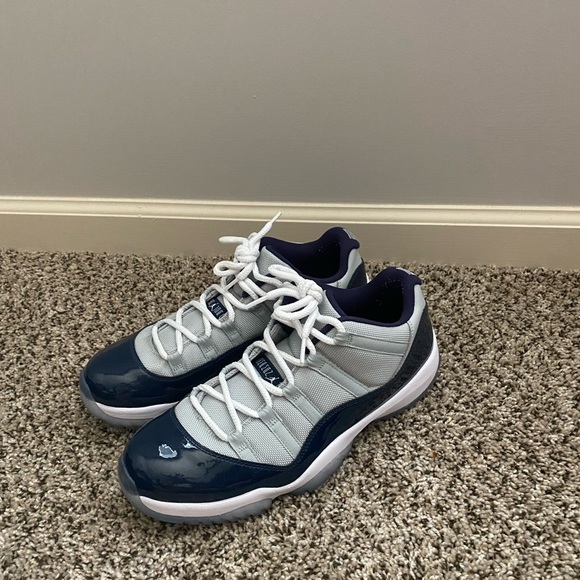 Men’s Nike Air Jordan 11 Retro Low - Picture 3 of 4